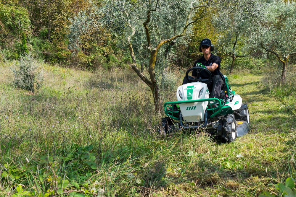 Tagliaerba idrostatico Rabbit Mower RM982F 4WD OREC Macchine per erba alta ! Memigavi.it