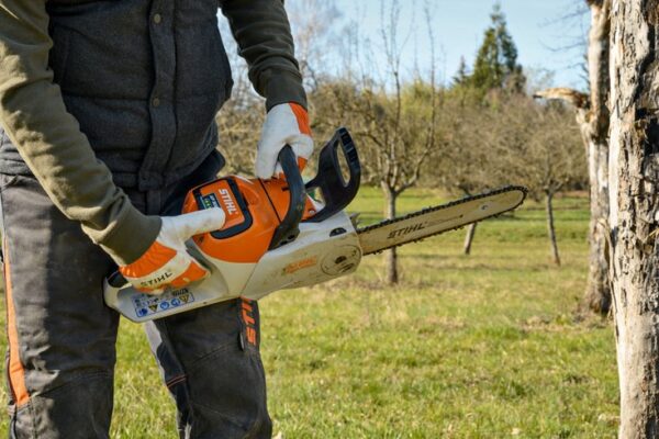 Motosega a batteria Stihl MSA 220 C-B spranga da cm. 40 Light 04