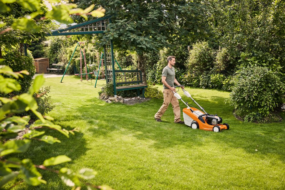 Tagliaerba Stihl RM448.1TX a trazione motore Stihl EVC 200 C Tagliaerba Memigavi.it