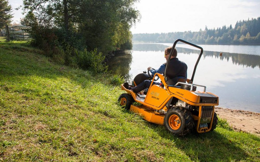 Tagliaerba idrostatico AS 920 Sherpa 2WD AS MOTOR Rider falciatutto da pendenza o erba alta Memigavi.it