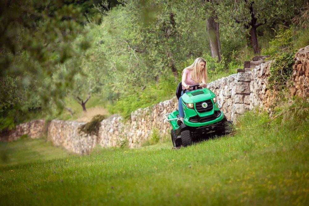 Trattorino BCT4323BCE 4WD BILLY GOAT Rider falciatutto da pendenza o erba alta Memigavi.it