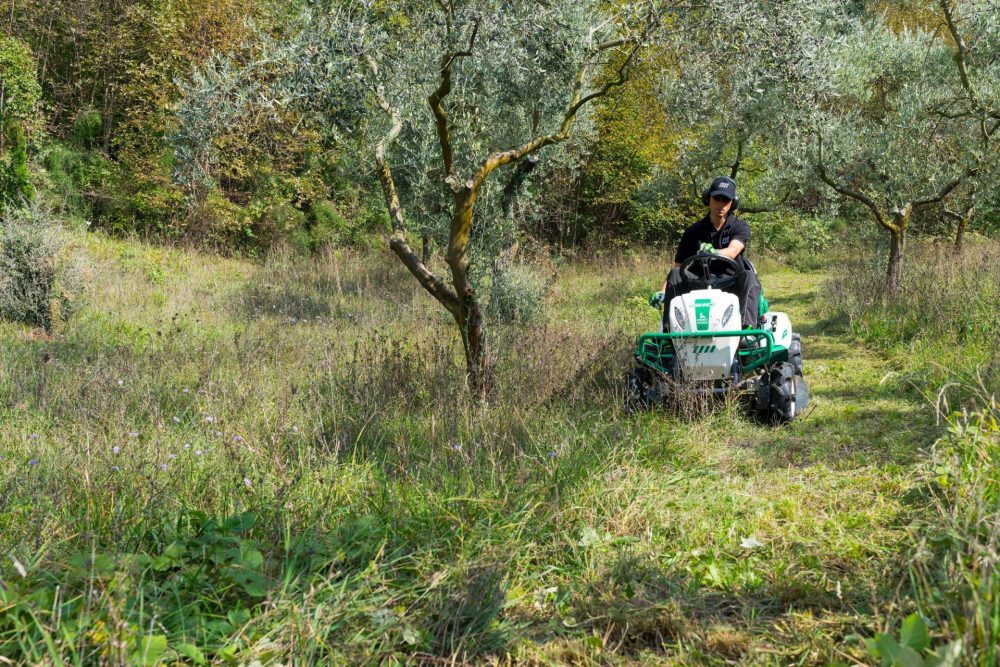 Tagliaerba idrostatico Rabbit Mower RM882 OREC Macchine per erba alta ! Memigavi.it