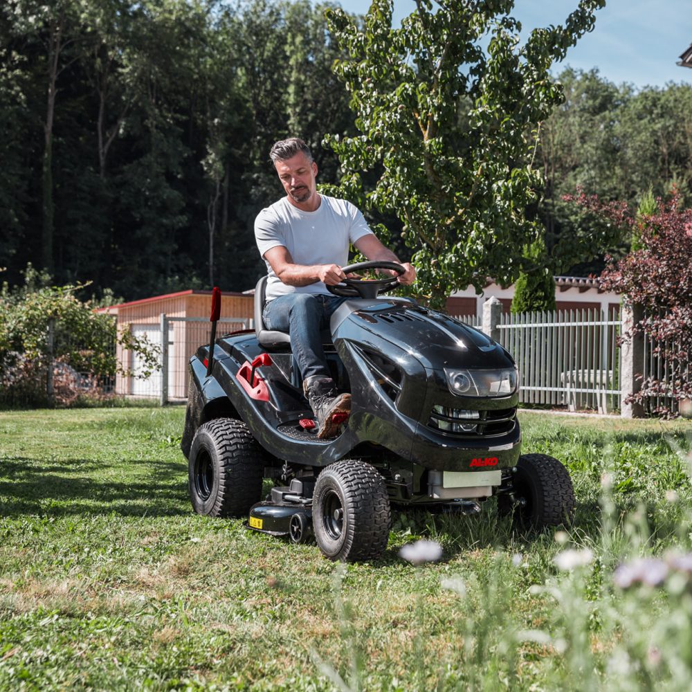 AL-KO TRATTORINO T 15-93.2 HD-A EASY Trattorini da giardino Memigavi.it