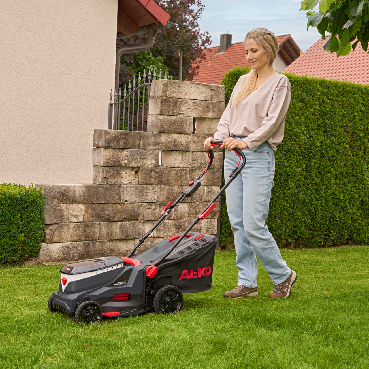 Tagliaerba a spinta a batteria Easy 34.6 Li completo di 2 batterie da 18V-36V e caricabatteria AL-KO Tagliaerba Memigavi.it Tagliaerba a spinta a batteria Easy 34.6 Li completo di 2 batterie da 18V-36V e caricabatteria AL-KO Tagliaerba Memigavi.it