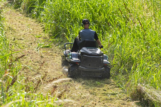 Tagliaerba idrostatico Rabbit Mower RM985F 4WD OREC Macchine per erba alta ! Memigavi.it Tagliaerba idrostatico Rabbit Mower RM985F 4WD OREC Macchine per erba alta ! Memigavi.it