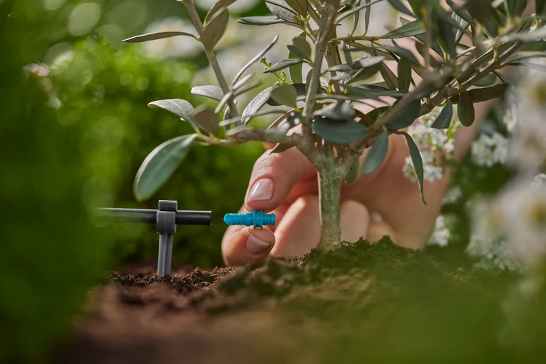 Gocciolatore fine linea 2lt/h GARDENA 13307-20 Irrigazione GARDENA Memigavi.it Gocciolatore fine linea 2lt/h GARDENA 13307-20 Irrigazione GARDENA Memigavi.it